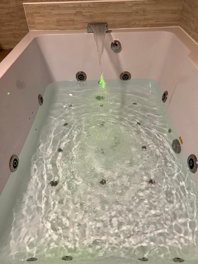 Magnifique Loft 35M2 Jacuzzi Rvb Night 1 Hotel Amiens Kültér fotó