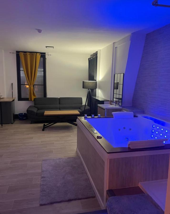 Magnifique Loft 35M2 Jacuzzi Rvb Night 1 Hotel Amiens Kültér fotó